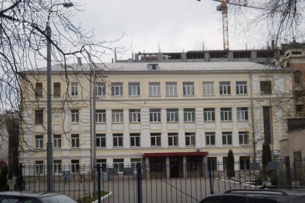 Підрядник поверне Києву майже 1,8 млн грн за ремонт шкільного укриття