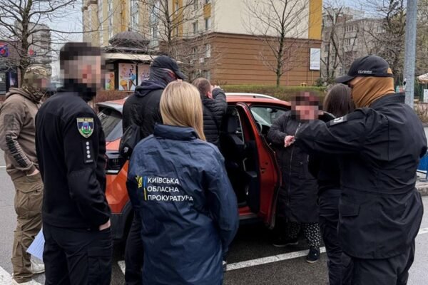 $20 тисяч за «хворобу»: на Київщині затримали організаторів оборудки