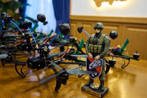 Київщина передала військовим понад 100 дронів українського виробництва