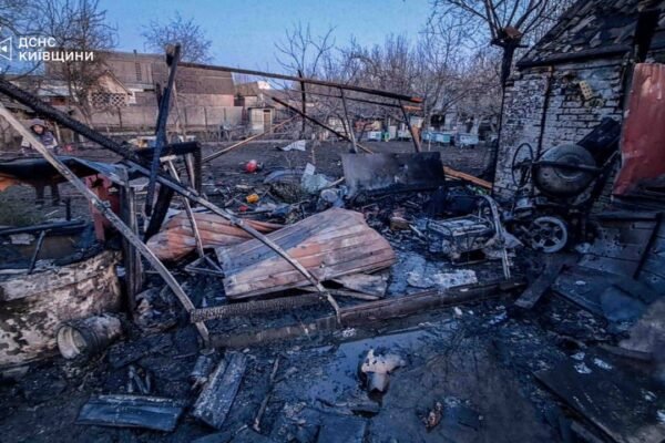У ДСНС показали наслідки атаки РФ по Київщині (ФОТО)