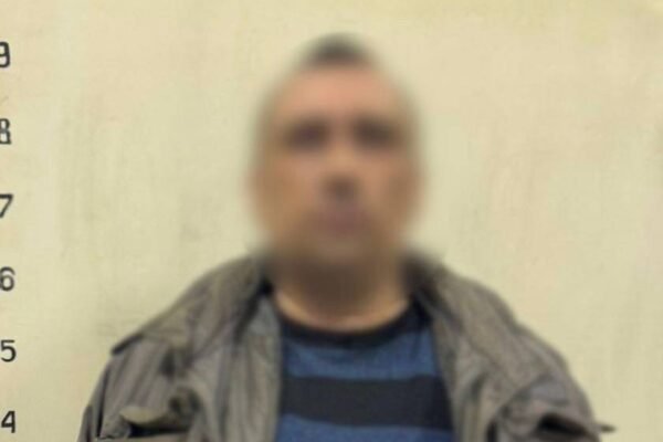 У Києві затримали торговця «трофейною» зброєю, який розсилав товар поштою