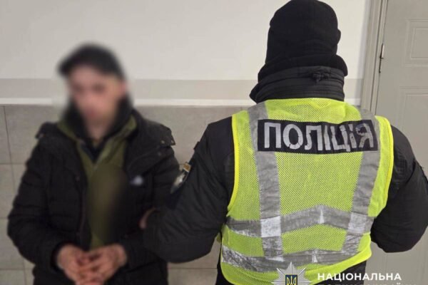 У Києві засудили грабіжника, який напав на чоловіка