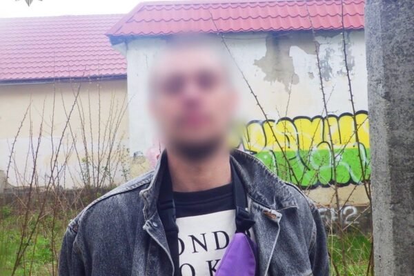 У центрі Києва затримали п’яного чоловіка, який розмахував пістолетом перед перехожими