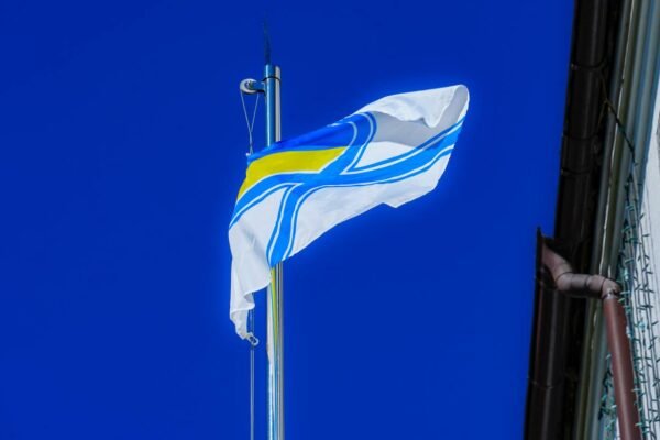 У Бучі урочисто підняли Військово-Морський Прапор на честь річниці заснування флоту