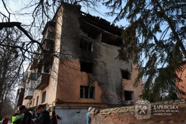 Росіяни атакували Чугуїв на Харківщині. Поцілили в багатоповерхівку