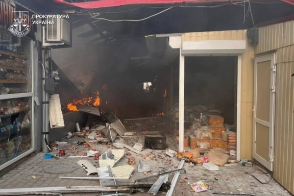 У Нікополі росіяни вдарили по ринку: П’ятеро загиблих та понад два десятки поранених