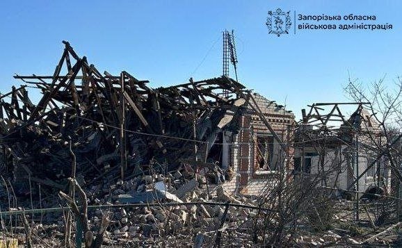 За минулу добу росіяни майже 900 разів обстріляли Запоріжжя та область