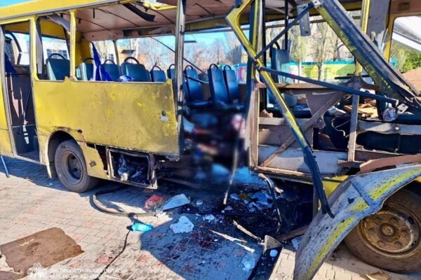 В Нікополі російський дрон атакував маршрутку: Є загиблі та поранені