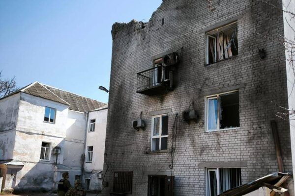 На Чернігівщині через обстріли пошкоджена будівля “Укрпошти”, є поранені