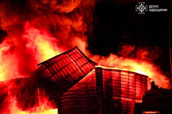 Росіяни вдарили по багатоповерхівці в Одесі. Загинуло 8 людей