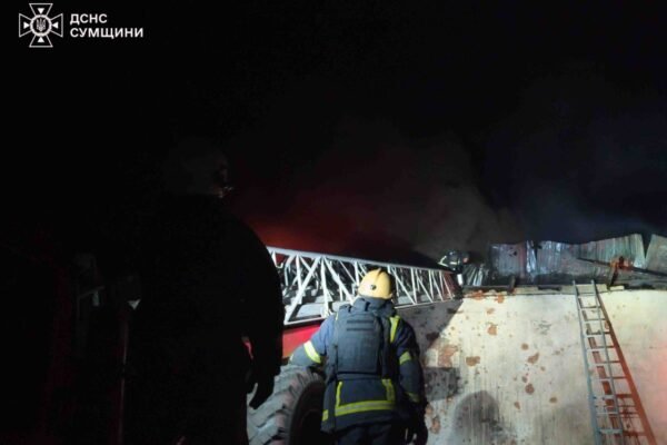 Росіяни обстріляли Суми та Шостку. Спалахнули пожежі