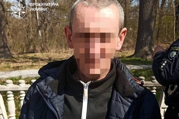 На Вінниччині вітчим упродовж кількох років систематично ґвалтував падчерку. Дівчинка зізналася шкільному психологу