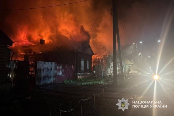 Ворог атакував Сумську область з різних видів озброєння. Є руйнування та поранені