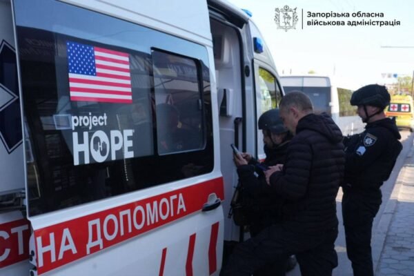 Двоє людей поранені через ранковий удар по Запоріжжю