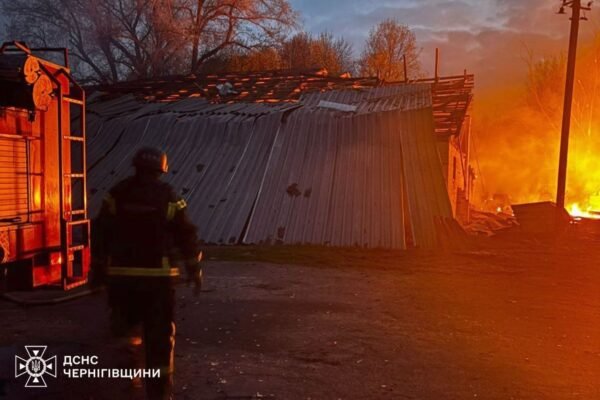 На Чернігівщині через атаки росіян минулої доби спалахнули пожежі