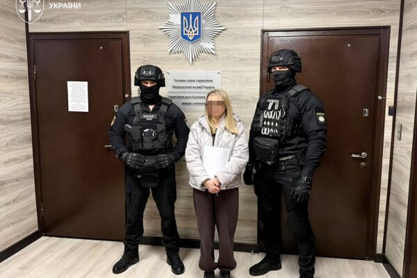 На Житомирщині жінка створювала порноконтент із власною дитиною, поки дівчинка спала