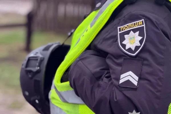 У центрі Дніпра біля управління поліції сталася стрілянина (ВІДЕО)