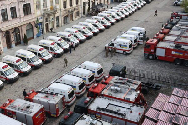У Львові від тайванського народу передали 68 рятувальних автомобілів для громад сходу, півдня та центру України