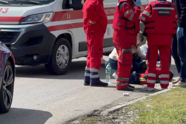 Внаслідок ворожого удару по Дніпру п’ятеро людей дістали поранення