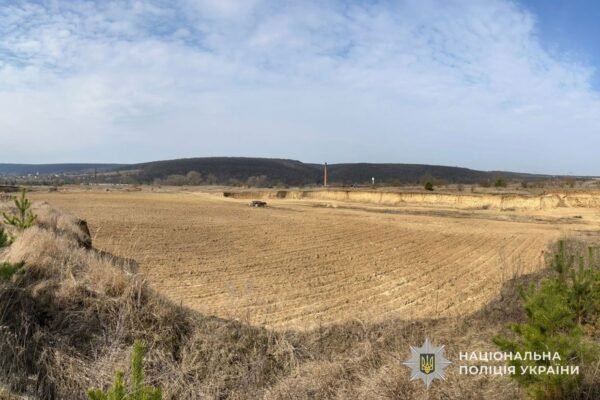 Збитки на понад 52 млн грн: На Тернопільщині директор цегельного заводу організував незаконний видобуток супіску