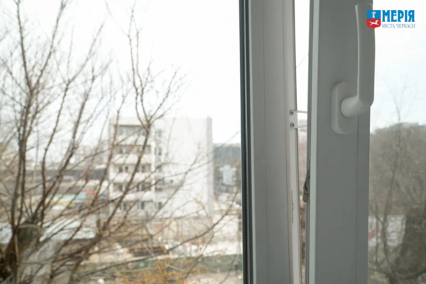 У Черкасах 11 родин отримали компенсації за житло, яке пошкодилося через російські атаки