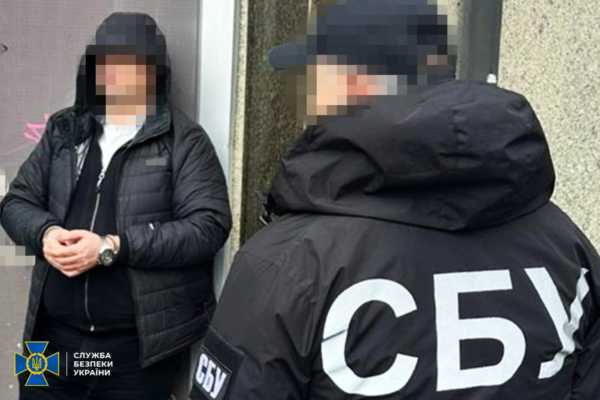 У Черкасах викрили угруповання лікарів, які “продавали” статус непридатності до служби