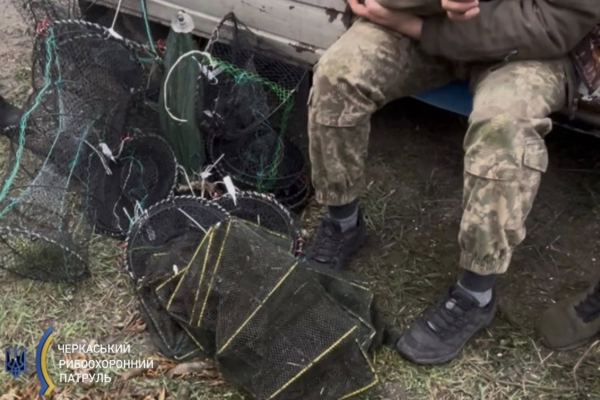 На Черкащині викрили незаконний вилов раків: Вилучили майже 8 кг здобичі