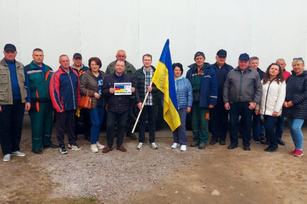 Школи у Каневі отримали меблі від німецького міста-побратима