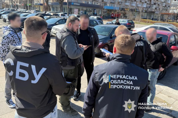 8000$ за рішення лікарів: У Черкасах викрили схему уникнення військової служби