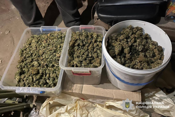 На Черкащині викрили наркобізнес із доходом понад мільйон гривень на місяць (ФОТО)