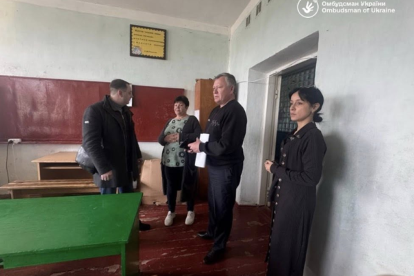 Без пандусів, із пліснявою та замкненими укриттями: На Черкащині перевірили два прихистки для ВПО (ФОТО)