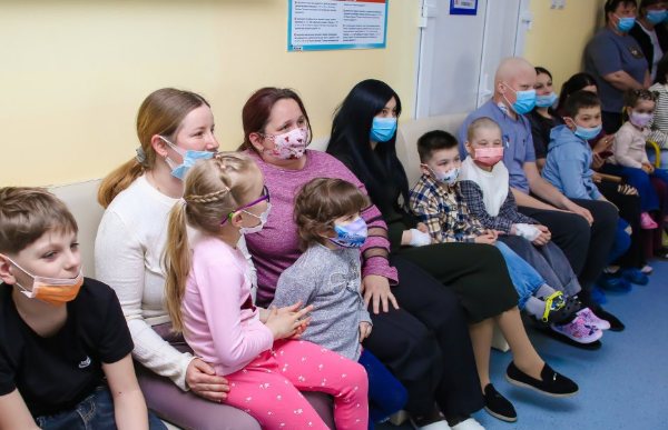 У Черкасах лікарня отримала допомогу для проведення лікування дітей з онкологією