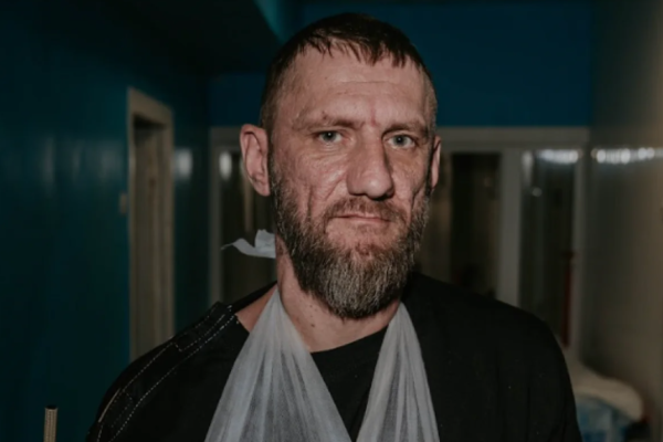 У Черкасах медики провели унікальну реконструкцію руки військовому, який пораненим йшов до евакуації 25 км