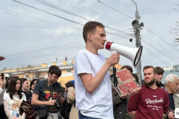 Скандал у КНУ: студенти вийшли на протест проти ректора Бугрова
