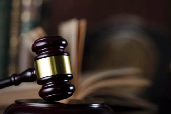 У Харкові чоловік побив племінницю металевим стільцем, але відбувся штрафом