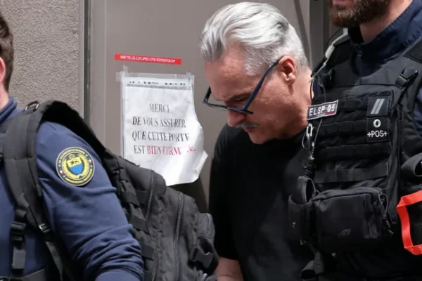 У Франції засудили чоловіка, який роками примушував свою дівчину до проституції