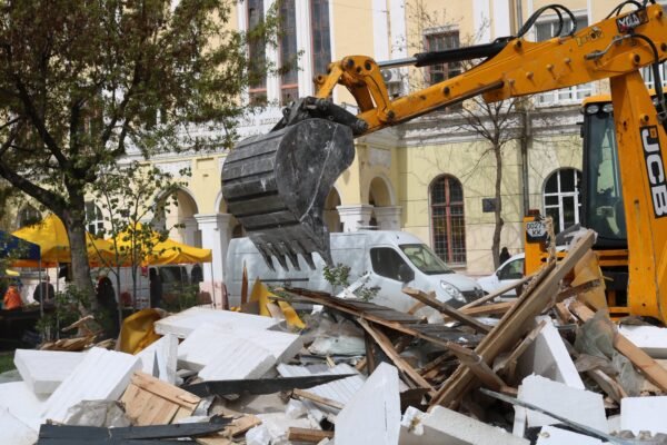 У столиці за тиждень знесли понад 60 МАФів