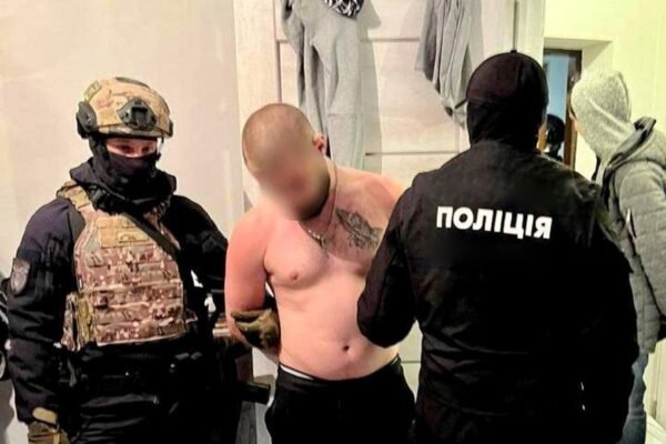 На Закарпатті викрили шахраїв, які «торгували» неіснуючими Starlink і запчастинами до дронів