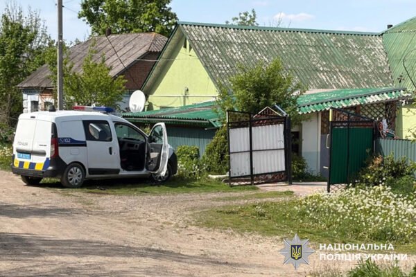 Один поліцейський загинув: На Хмельниччині чоловік вбив правоохоронця під час перевірки документів