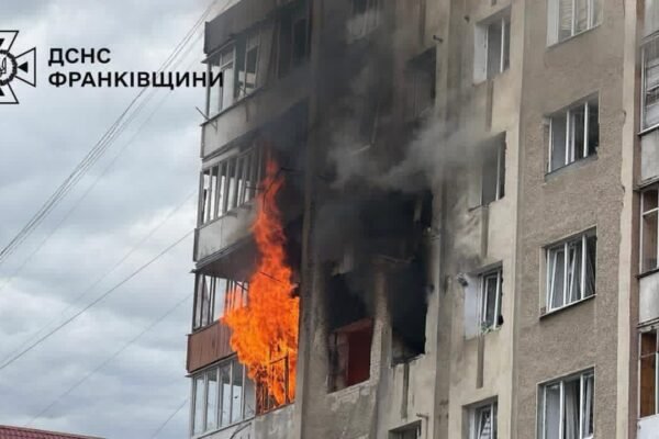 Унаслідок російської атаки у Франківську постраждали 10 людей, серед них – двоє підлітків