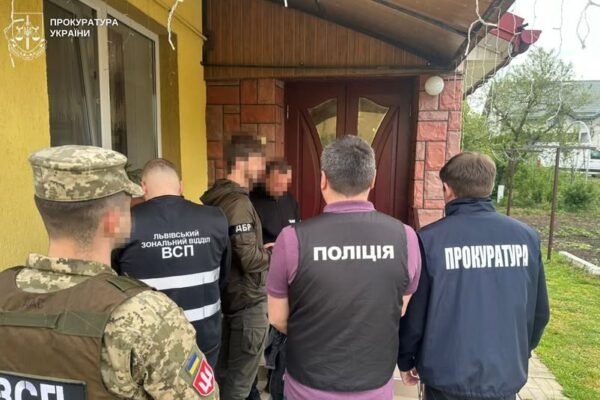 12 000 доларів за «викуп» з приміщення ТЦК: У Львові викрили посадовця ДУ «Центр пробації»