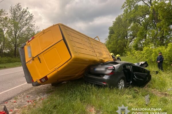 На Львівщині сталася ДТП, внаслідок якої постраждали три людини, з них – 18-річний іноземець (ФОТО)