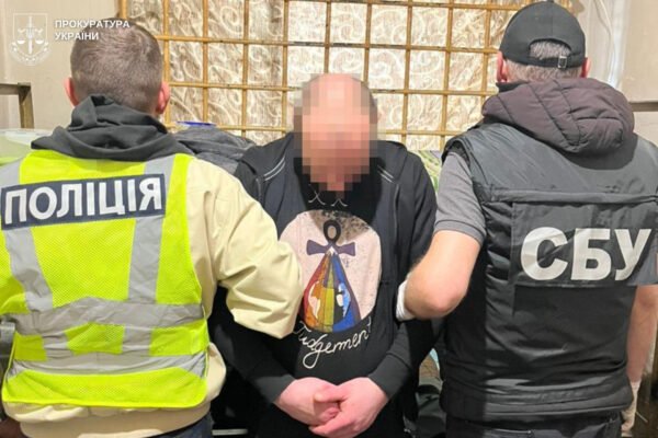 Торгував вибухівкою та кулеметами просто з камери СІЗО: Львів’янину-рецидивісту повідомили про нову підозру