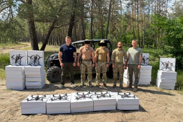 Директор Фонду «МХП-Громаді» передав баггі та 44 дрони «Генерал Черешня» військовим Третього армійського корпусу