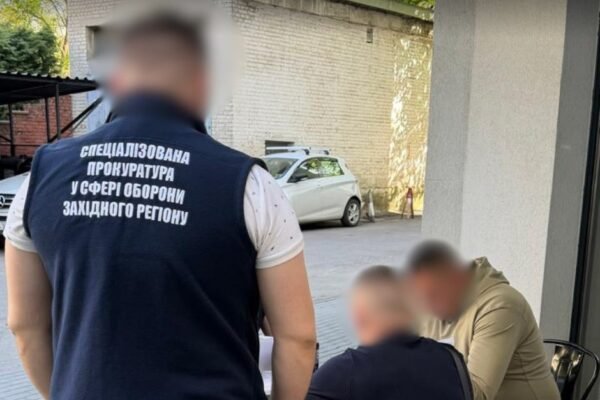 Посадовця Золочівського РТЦК, якого спіймали на фіктивній мобілізації, відсторонили від посади