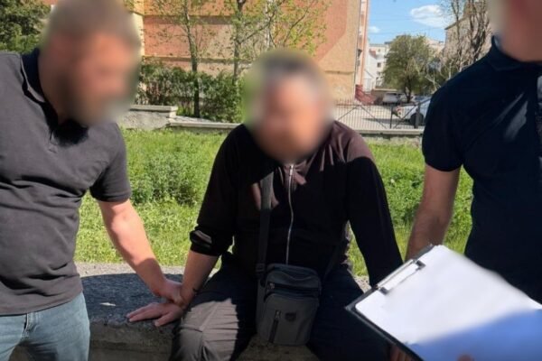 На Тернопільщині затримали підполковника, який за гроші переводив військових до тилових частин
