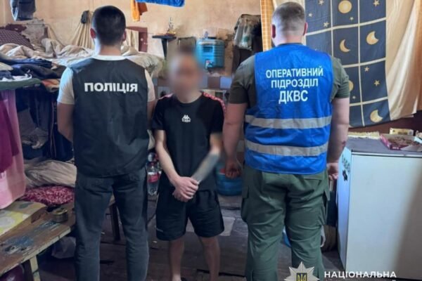 На Закарпатті 27-річний рецидивіст, перебуваючи в тюрмі, налагодив схему переправлення ухилянтів через кордон