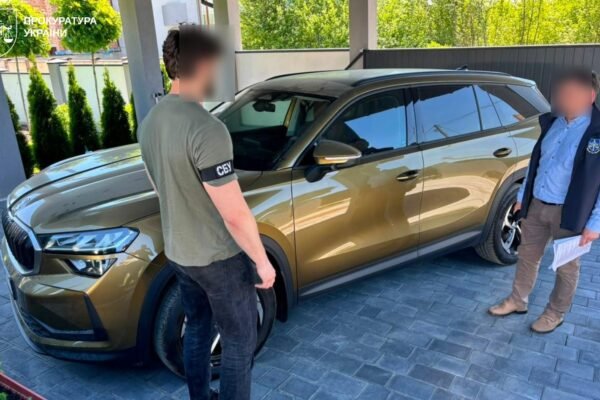 26 тис. дол. за дозволи на будівництво: Топпосадовців Івано-Франківської міськради спіймали на хабарництві