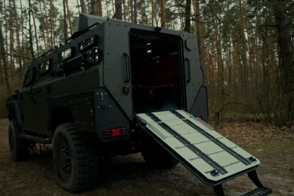 Українська компанії Inguar Defence створила медичний бронеавтомобіль (ФОТО)