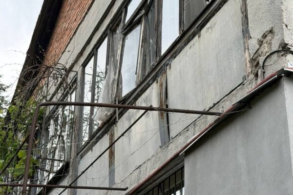 Діти були в укритті: Мер Дніпра розповів про наслідки удару балістикою (ФОТО)